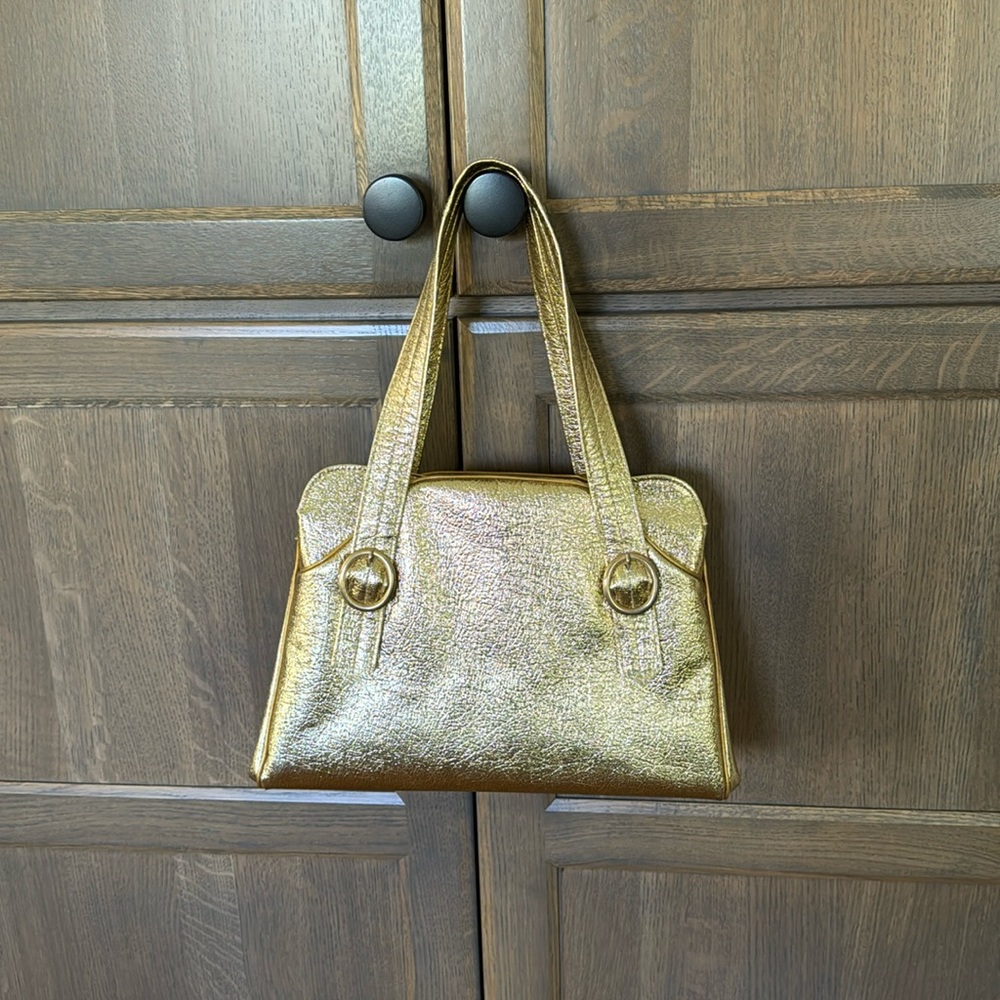 GOLD VINTAGE LOOK PURSE - Picture 1 of 9